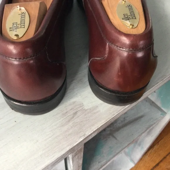 ALLEN EDMONDS CAMERON BURGUNDY LEATHER LOAFERS